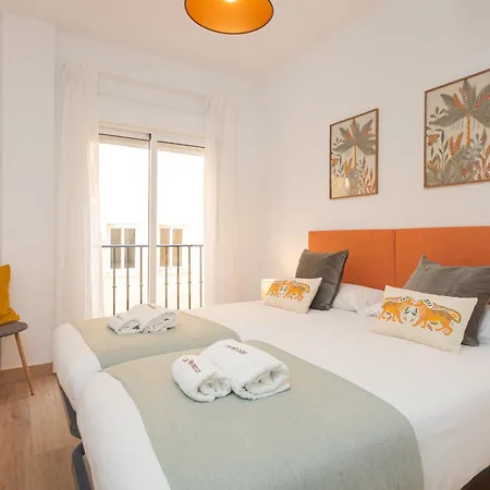 C21 Trendy 2 Bdr & Parking Downtown * Malaga