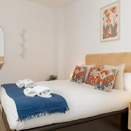 Apartment C21 Trendy 2 Bdr & Parking Downtown Malaga